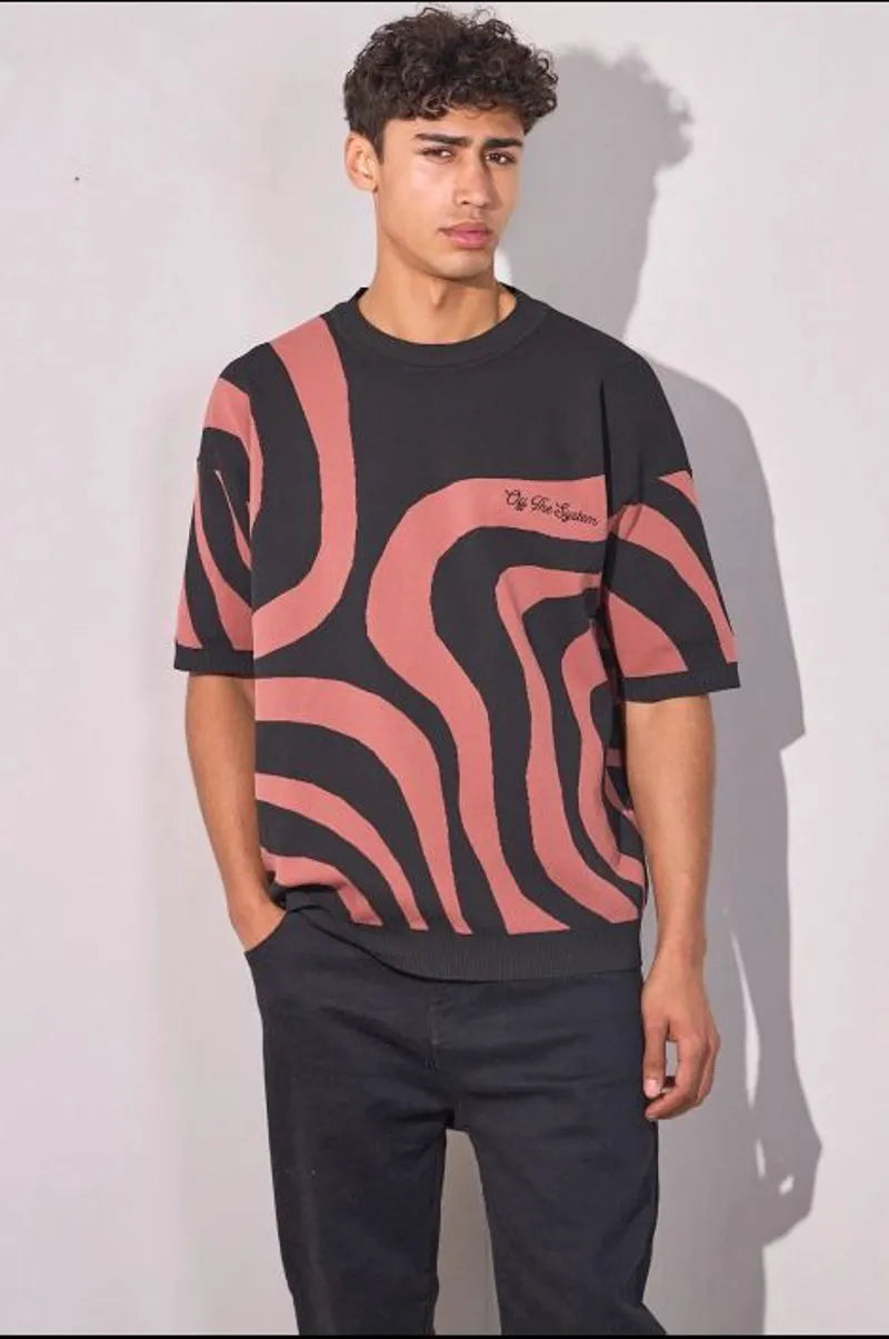 Two-tone black and dark pink short-sleeve sweater