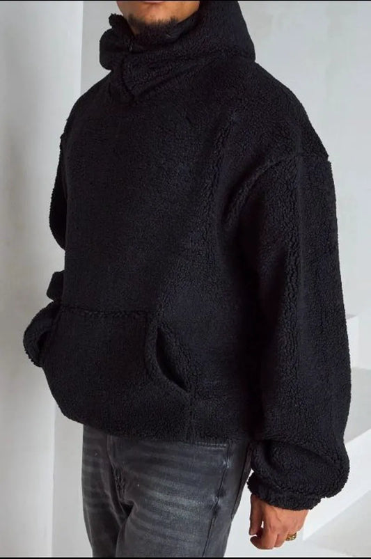 Pull noir manches longues à capuche effet mouton