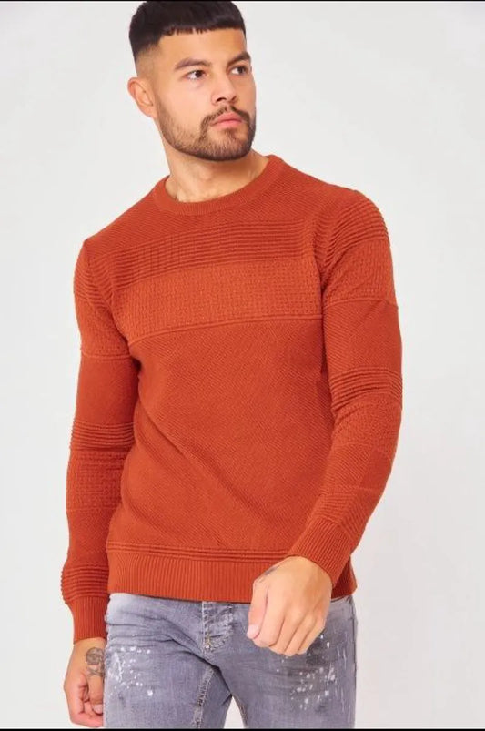 Ribbed knit crew neck sweater in maroon
