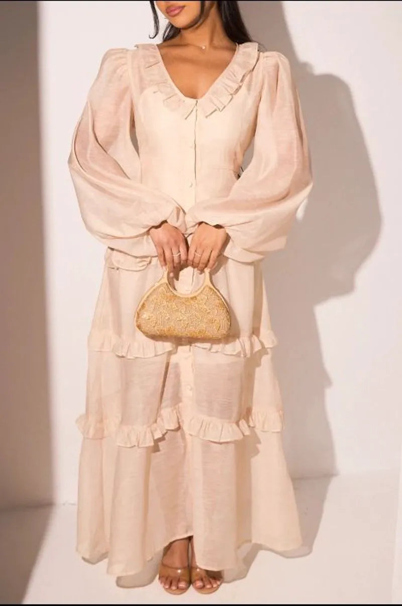 Robe beige + voilage manche longue