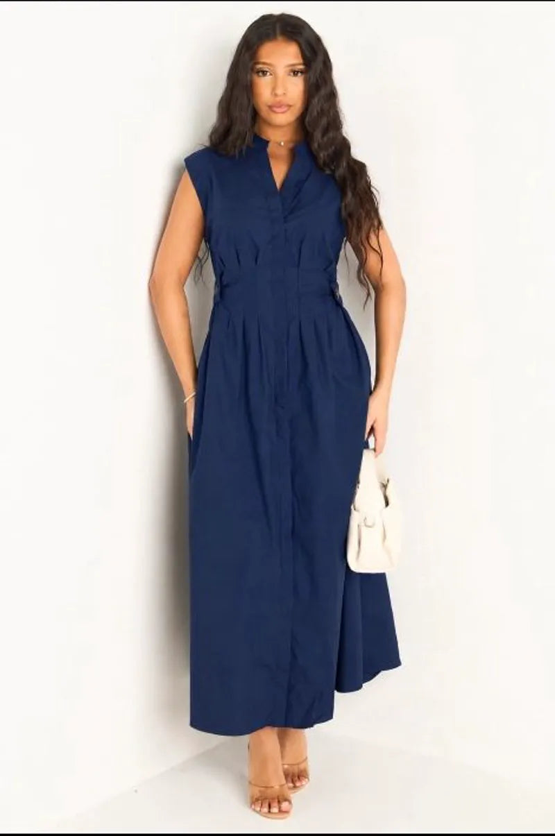 Robe bleu foncé à effet cintré et boutons