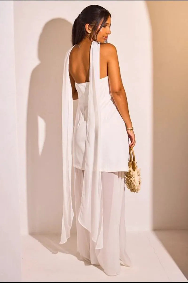 Robe bustier blanche à effet voile + foulard