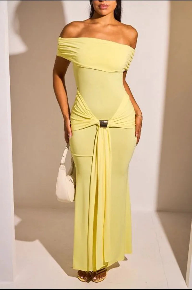 Robe jaune à col bardot et empiècement