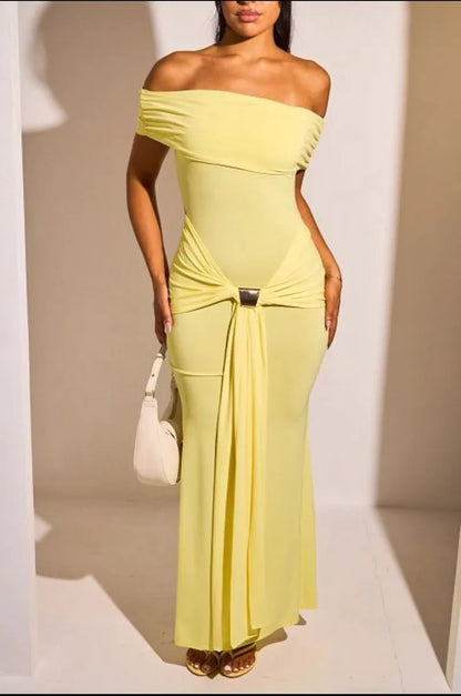 Robe jaune à col bardot et empiècement