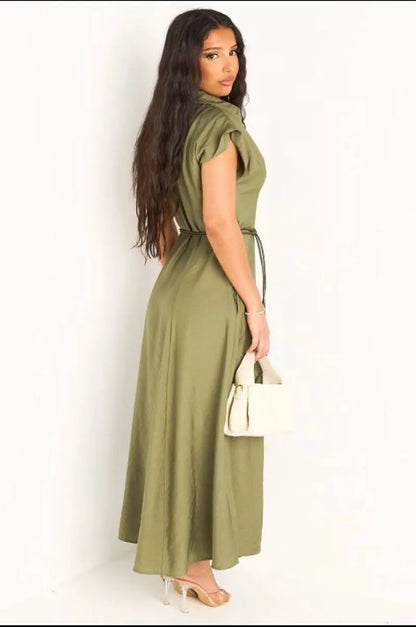 Robe kaki à coupe droite ceinturée