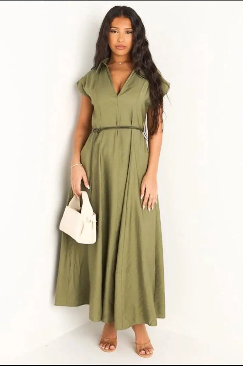 Robe kaki à coupe droite ceinturée