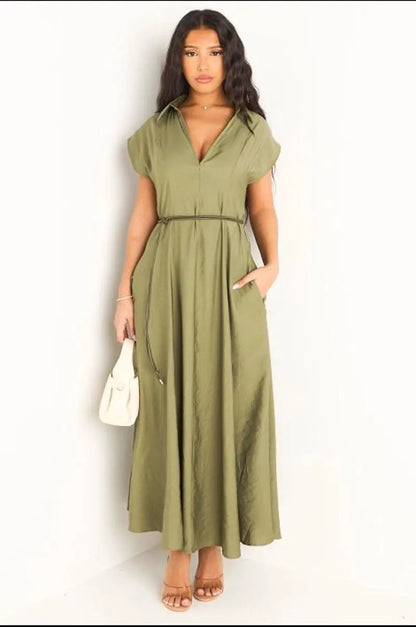 Robe kaki à coupe droite ceinturée
