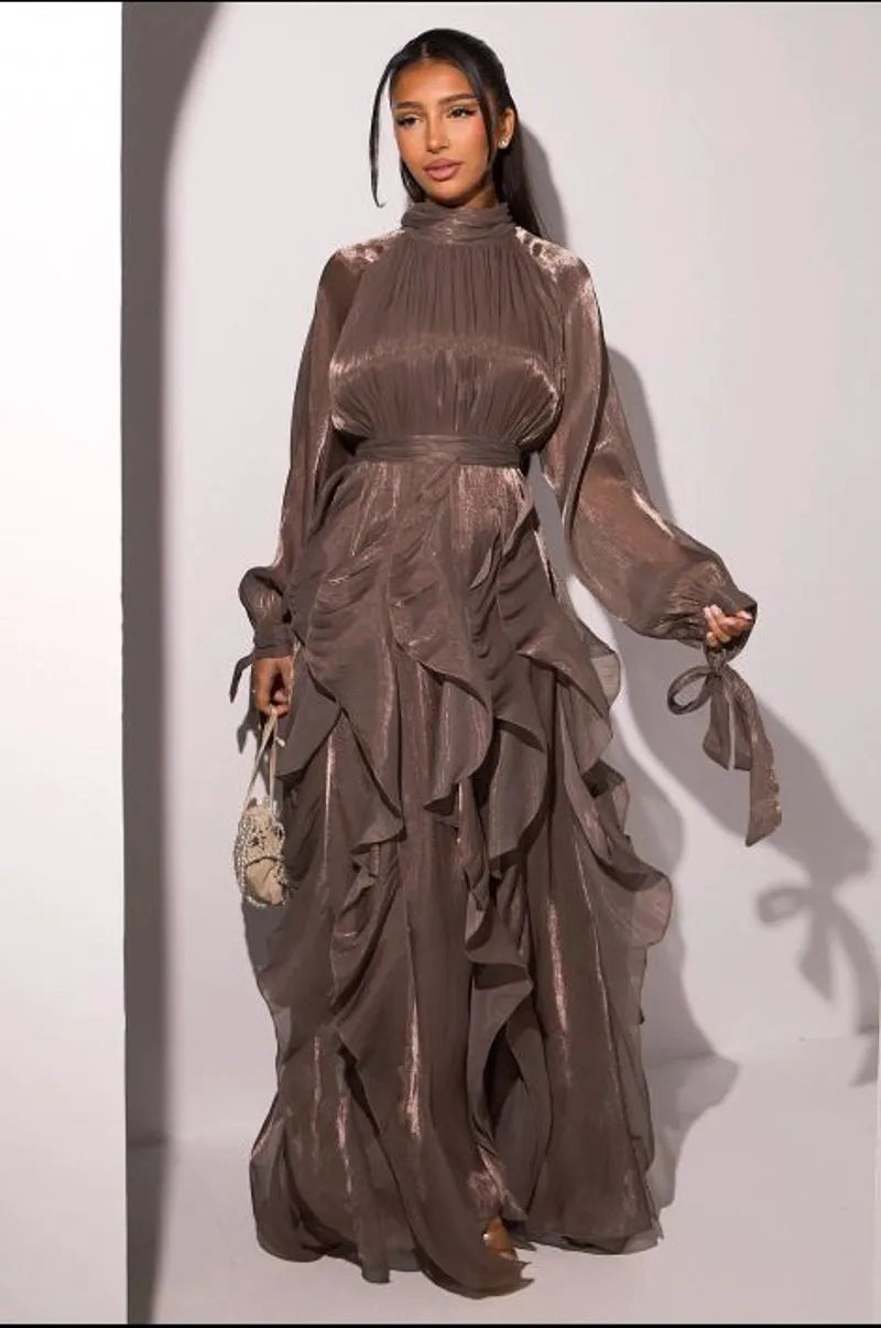 Robe longue à volants marron à manches longues