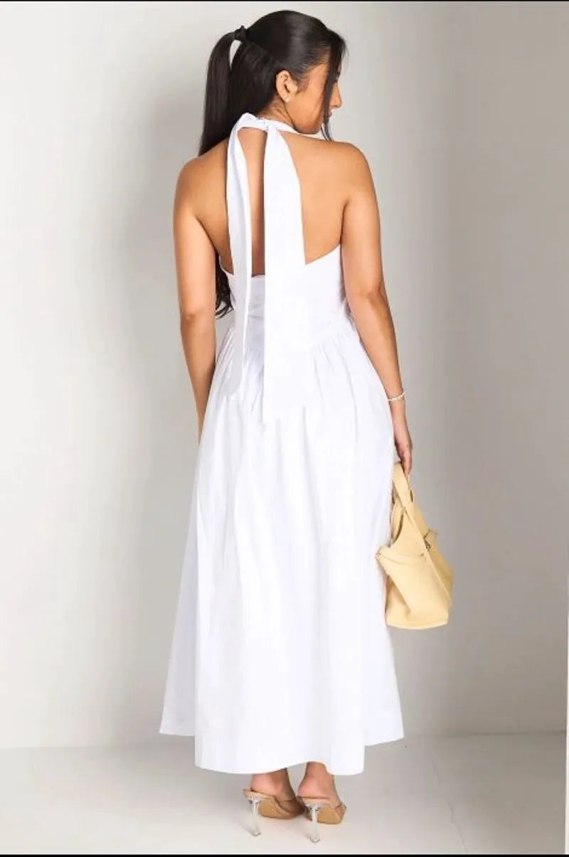 Robe longue blanche à dos nu