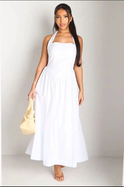 Robe longue blanche à dos nu
