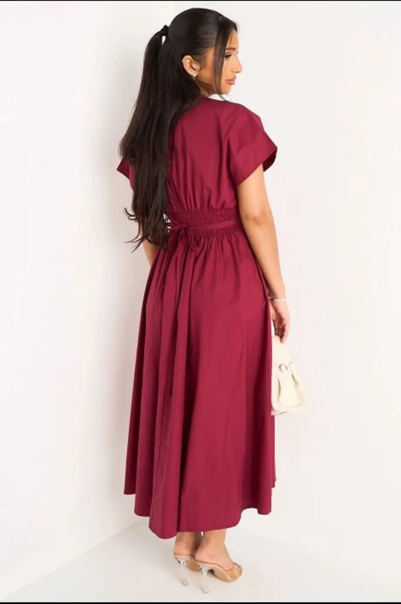 Robe longue bordeaux cintrée à col v et effet plissé