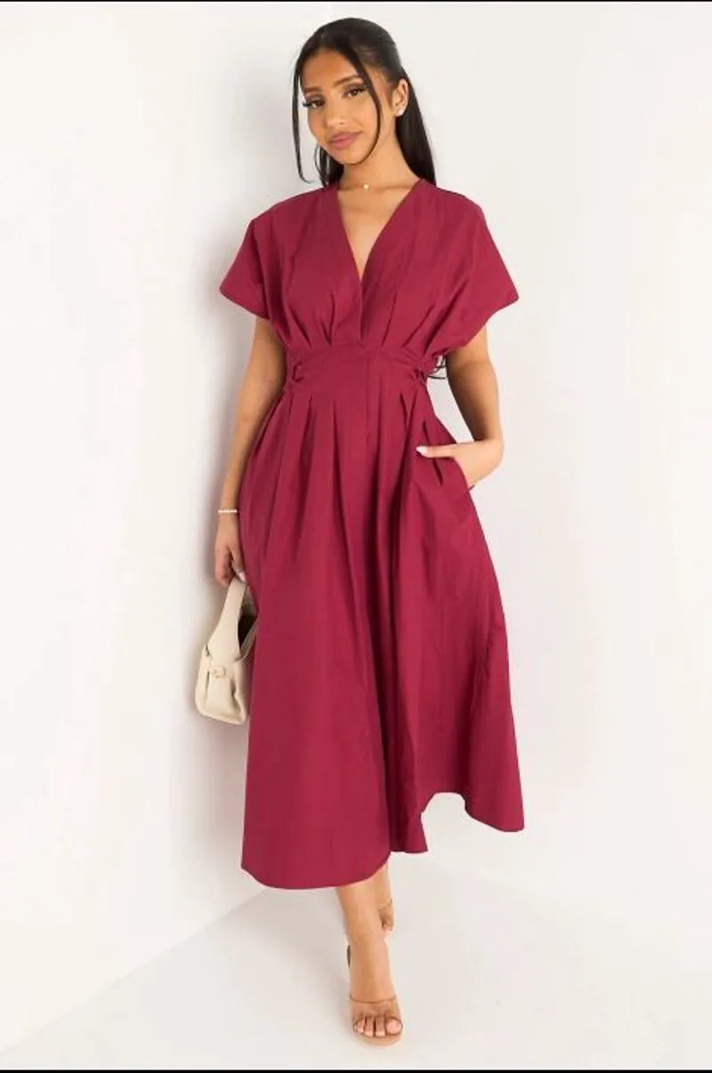 Robe longue bordeaux cintrée à col v et effet plissé