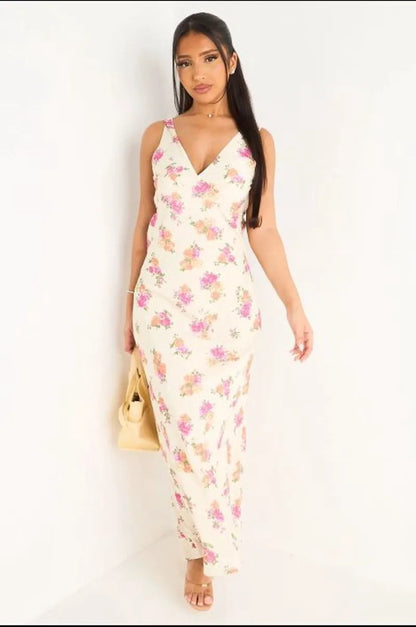 Robe longue jaune clair à motifs floraux