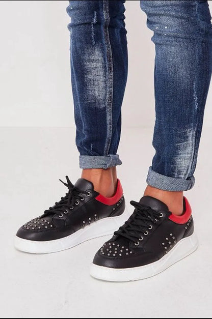 Studded black/red sneakers