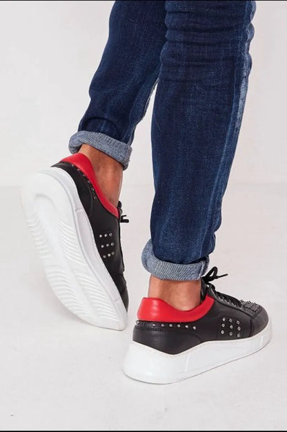Studded black/red sneakers