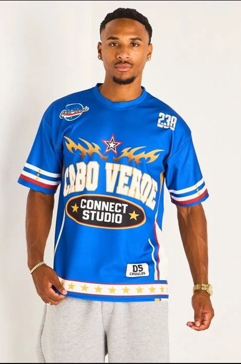 Tee-shirt bleu à inscription '' Cabo Verde "