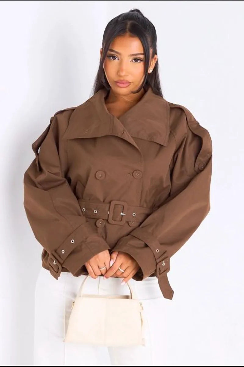 Trench court marron ceinturé