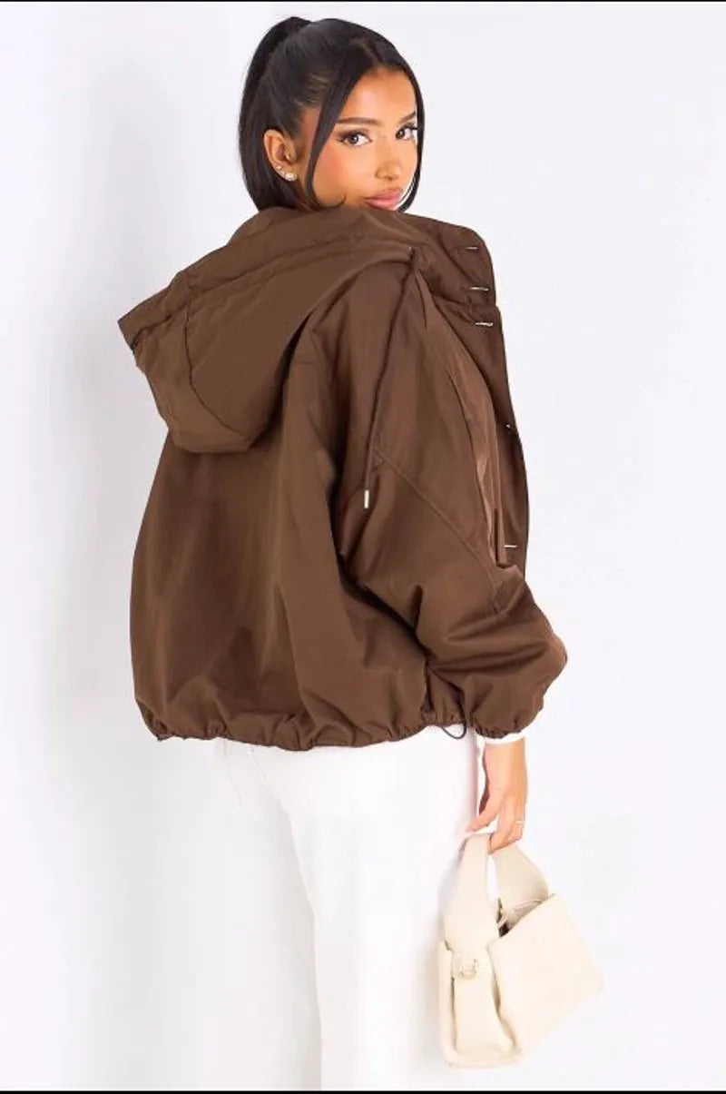 Veste courte marron à capuche