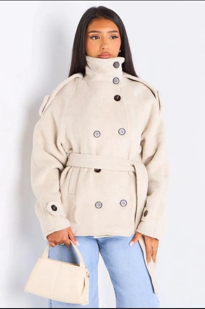 Veste mi-longue duveteuse ceinturée crème