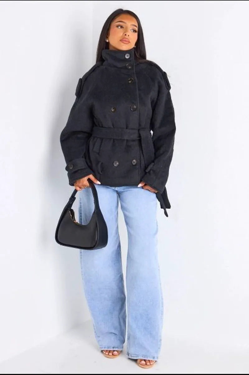 Veste mi-longue duveteuse ceinturée gris foncé