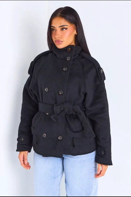 Veste mi-longue duveteuse ceinturée  noire