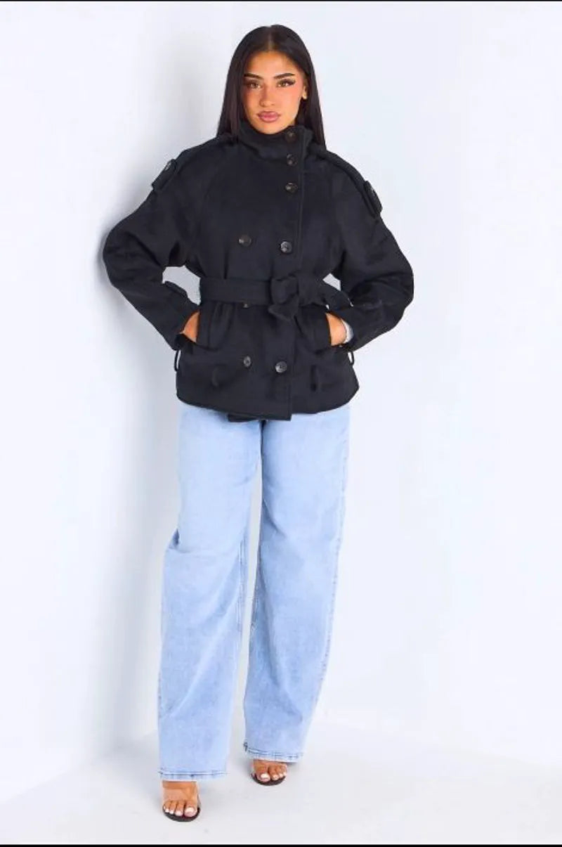 Veste mi-longue duveteuse ceinturée  noire